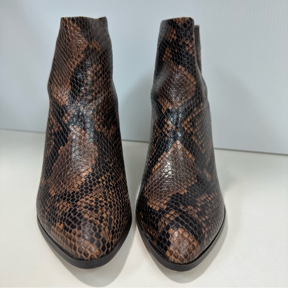 Steve Madden Reptile Print Julian Ankle Pointy Brown Booties Leather Sz 6 - Picture 3 of 9